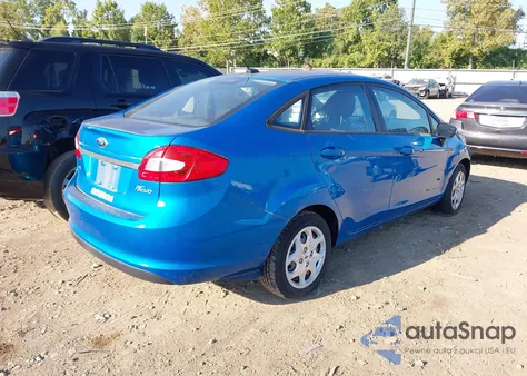 2013 Ford Fiesta Se z USA, uszkodzony, nr VIN 3FADP4BJ8DM214219